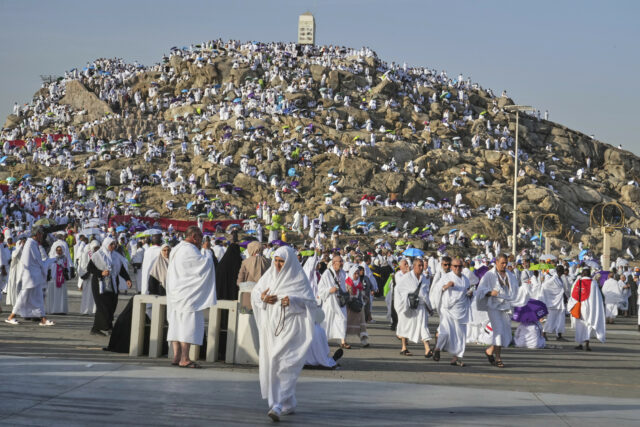 A Arábia Saudita proíbe mais de 250.000 pessoas de Meca durante o pilgradado do Hajj

