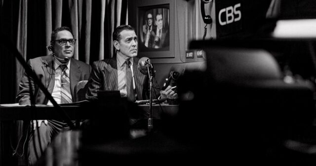 A CNN transmitirá uma apresentação da Broadway de George Clooney em 'Good Night and Good Luck'. Não perca

