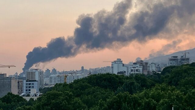 A Embaixada Virtual dos EUA no Irã pede aos americanos que evacuem o país imediatamente após a abertura do espaço aéreo parcial

