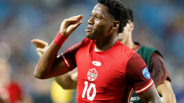 A Juventus, a especialista em jogadores livres, obtém imediatamente o atacante da seleção canadense

