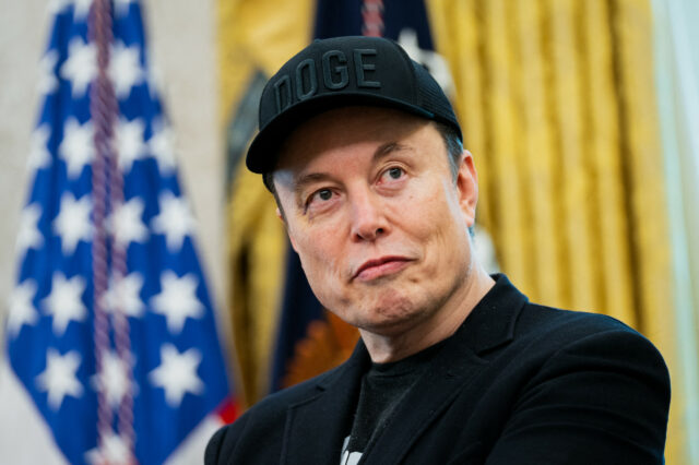 A Rússia oferece asilo político para Elon Musk sobre Trump Feud

