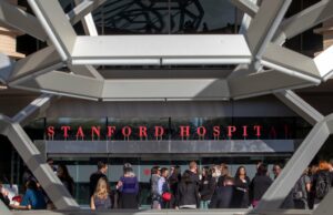 A Stanford Medicine toma operações de gênero para jovens durante o intervalo. A Stanford Medicine toma operações de gênero para jovens durante o intervalo.