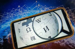A Wikipedia reprime o uso de IA na redação de artigos Illustration of the Wikipedia website application