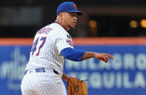 A assinatura de Frankie Montas mostrou Metts tudo o que precisava na estréia do retorno sólido Nova York Frankie Montas #47 Pitching.