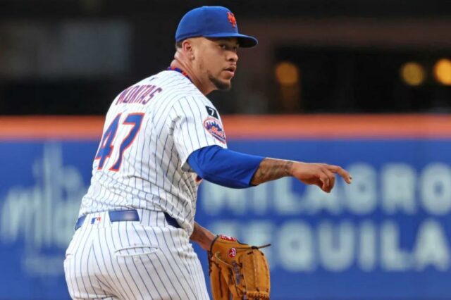 Nova York Frankie Montas #47 Pitching.