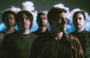 A banda do Royal Friends celebra o sudeste da Ásia, a Indonésia tem duas cidades! A banda do Royal Friends celebra o sudeste da Ásia, a Indonésia tem duas cidades!