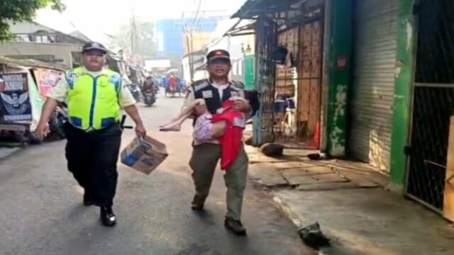 A condição da criança torturada por seu pai encontrada em Kebayoran Lama Patetic, pesa apenas 11 kg

