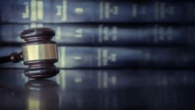 A diferença entre o Uzbequistão: permita que os comandos ordenem que a licença cancelada

