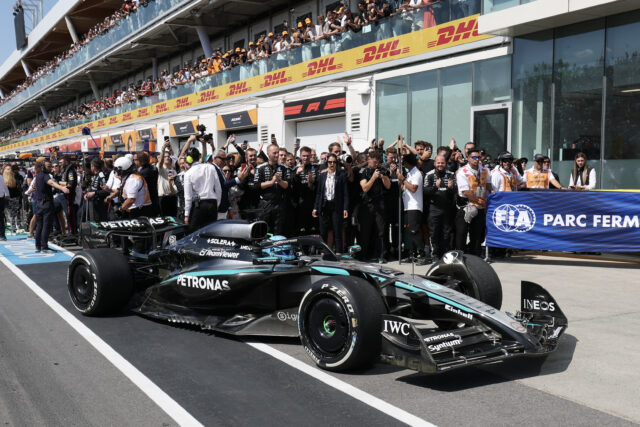 A equipe da Mercedes Fórmula A relata uma enorme receita de US $ 120 milhões

