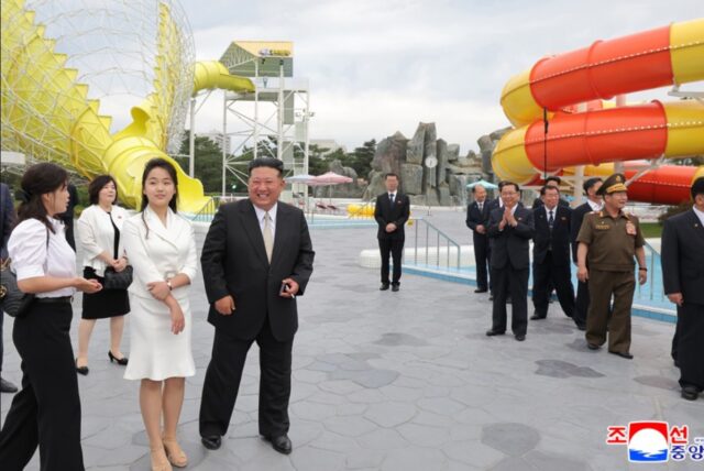 A esposa de Kim Jong Jong não reiniciou com a bolsa de luxo


