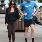 Jennifer Metcalfe colocou uma tela esportiva enquanto saiu para passear em Cheshire com o namorado na sexta -feira