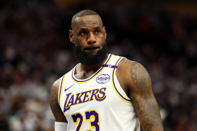 A estrela do Lakers, LeBron Karisses, revela seus planos futuros no

