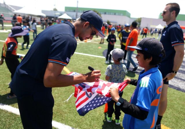 Sanjay Krishnamurthi Bat para os unicórnios de São Francisco durante um jogo 2024.