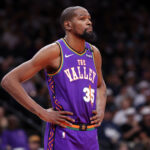 A idéia dos negociações de sucesso de bilheteria comercializa os 76ers Kevin Durant