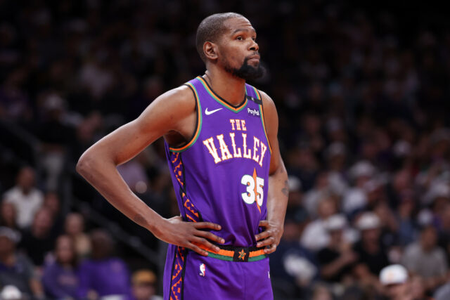 A idéia dos negociações de sucesso de bilheteria comercializa os 76ers Kevin Durant

