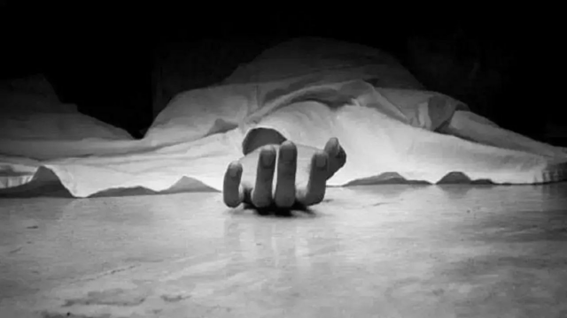 A jovem do suicídio morre; Associação da família para se apresentar e cancelar

