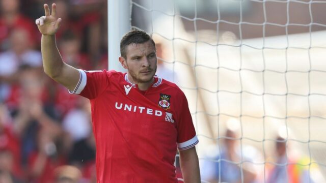 A lenda de Wrexham Paul Mullin deixa o clube por empréstimo

