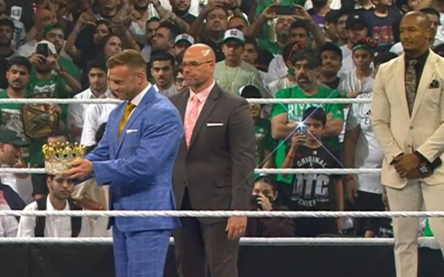 A melhor personalidade da WWE exige Adam Pearce e Nick Aldis para resolver um problema importante em 2025

