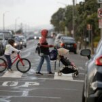 A nova "luz do dia" da Califórnia para motoristas é uma vaca de dinheiro para uma cidade