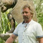 Os espectadores compararam Noel Edmonds, 76, com Alan Partridge e David Brent após o primeiro episódio de seu novo documentário da ITV ao ar