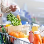 A nova taxa aparecerá em Lidlach e Biedronka. Será adicionado à compra