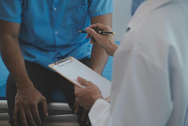 A pesquisa mostra que poucos adultos reconhecem o câncer testicular que afeta os jovens