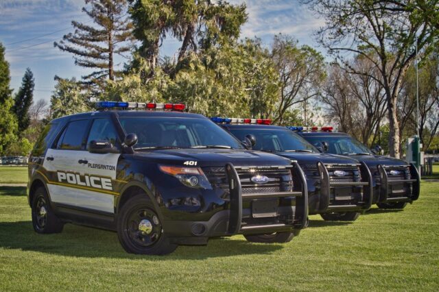 A polícia de Pleasanton tem cuidado após assaltos em assalto às máquinas ATMs

