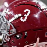 A primeira irmã gêmea do Alabama, QB Russell, morre