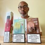 O MailOnline descobriu que um revendedor vape em quatro estava disposto a vender os itens descartáveis ​​proibidos para o repórter Cyril Dixon (imagem) que posou como cliente