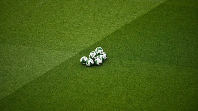 A questão da morte da queda do estádio da Argélia sobe para quatro

