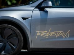 O lucro da Tesla despencou 46% em 2025 A robotaxia de Tesla já atraiu a atenção dos controladores federais de segurança