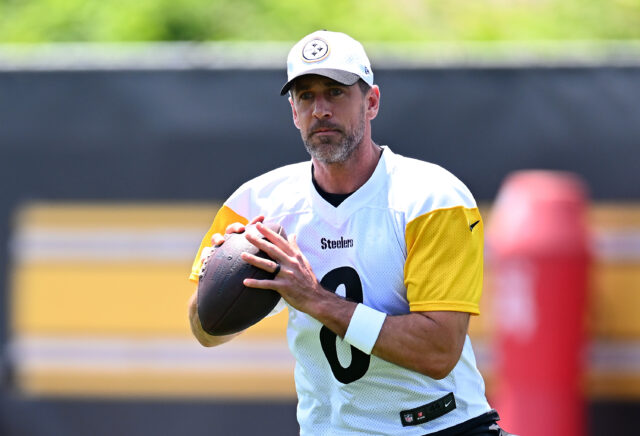 Aaron Rodgers revela o que realmente aconteceu com Steelers

