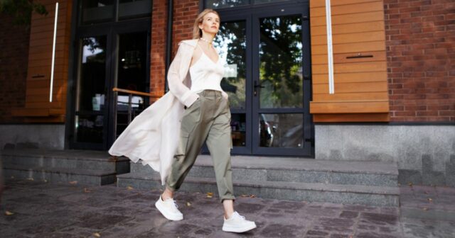 Adidas tem tênis mais vendidos da Mama Rica: até 70% de desconto

