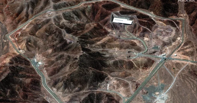 Agora ataca usinas nucleares no Irã. Possível efeito Chernobian?

