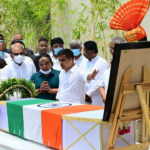 Ahsmadabad Airi Amannel Crop: ex -CM Vijy Rupani Rupani
