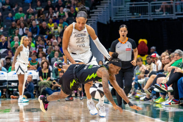 A'ja Wilson incentiva os fãs a parar de apoiar os jogadores depois de fazer faltas controversas para Erica Wheeler: "Não aqui para prejudicar ninguém"

