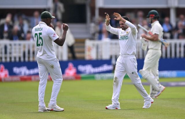 Alex Carey foi limpo por Keshav Maharaj enquanto perdeu a varredura reversa no SA vs Aus 2025 WTC Final (relógio)

