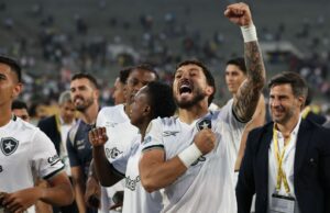 Alex TELLES: Botafogo não está em nós apenas para “ver Mickey” Alex TELLES: Botafogo não está em nós apenas para "ver Mickey"