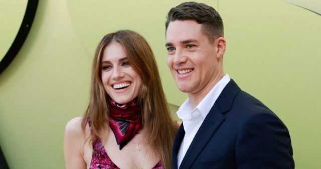 Allison Williams e o ator Alexander Dreymon são Martalallison Williams e o ator Alexander Dreymon são casados

