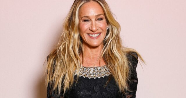 Amor o estilo maximalista romântico de Carrie Bradshaw? Esses 11 vestidos da Amazon acham o visual

