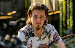 Palmer Luckey diz que a coisa mais legal da expansão da Anduril para Long Beach são os caças Palmer Luckey, founder of Anduril Industries, during an interview on "The Circuit with Emily Chang" at Anduril's headquarters in Costa Mesa, California, US, on Thursday, Dec. 14, 2023. Anduril recently beat several legacy defense players in a contest for a major contract to develop an unmanned fighter jet for the US Air Force and is now valued at $8.5 billion. Photographer: Kyle Grillot/Bloomberg via Getty Images