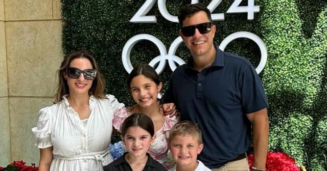 Anfitrião do 'NBC Nightly News' Tom Flames 'Guide: Conheça sua esposa e 3 filhos