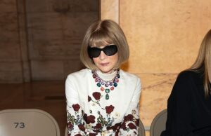 Anna Wintour aparece pela primeira vez desde a Bombshell Vogue tremendo e o casamento de Bezo, apesar da capa de Lauren Sanchez Anna Wintour foi retratada pela primeira vez desde que o Bombshell News renunciará a um de seus papéis na Vogue após 37 anos