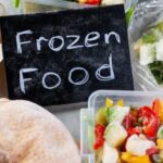 Aprendendo truques para processar comida congelada com chefs famosos na Feira Yakarta Kemayoran 2025