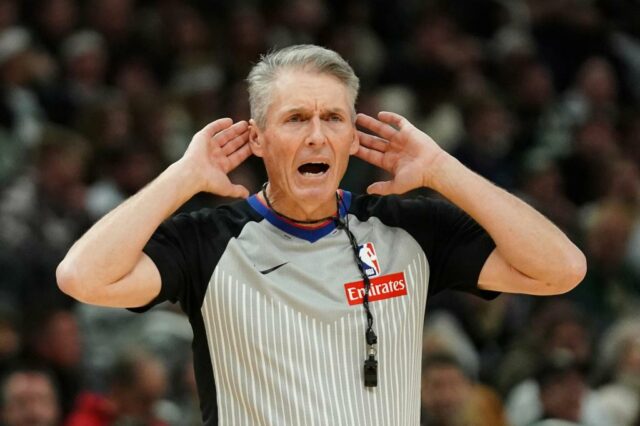 Árbitro Scott Foster no centro do debate na final da NBA

