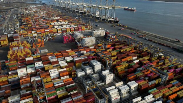 As autoridades do Reino Unido receberão cocaína no valor de mais de US $ 130 milhões de um navio no porto de Londres

