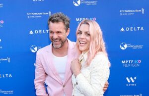 As estrelas de Dawson’s Creek Joshua Jackson e Philipps ocupadas têm uma reunião rara em eventos de caridade em LA Era uma reunião de Mini Dawson's Creek em Los Angeles no domingo. Joshua Jackson, 47, e Busy Philips, 45, pareciam cócegas rosa para se ver