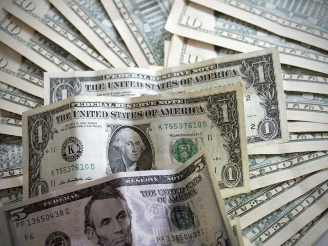 As famílias produzem uma nota de US $ 2,150 com o estudo da imigração de Trump

