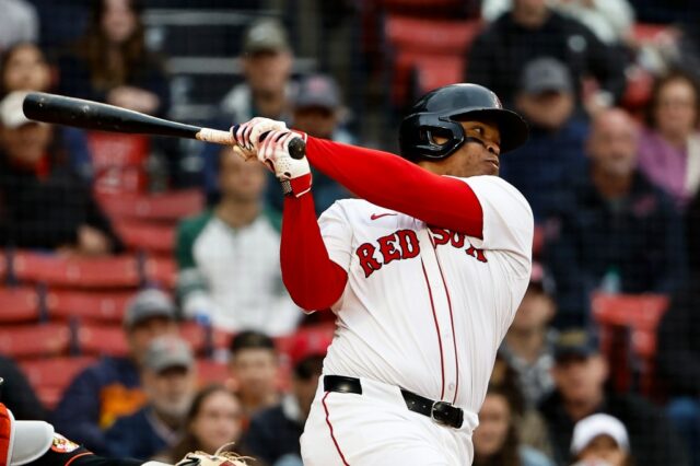 As gigantes da SF -Giants adquirem a terceira base de Devers para Hicks, Harrison (relatório)

