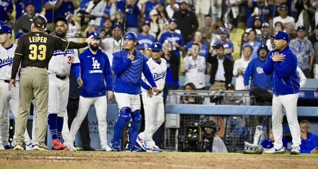 Assista: Dodgers, bancos de Padres Dave Roberts, Mike Shildt Fernando Tatis Jr.

